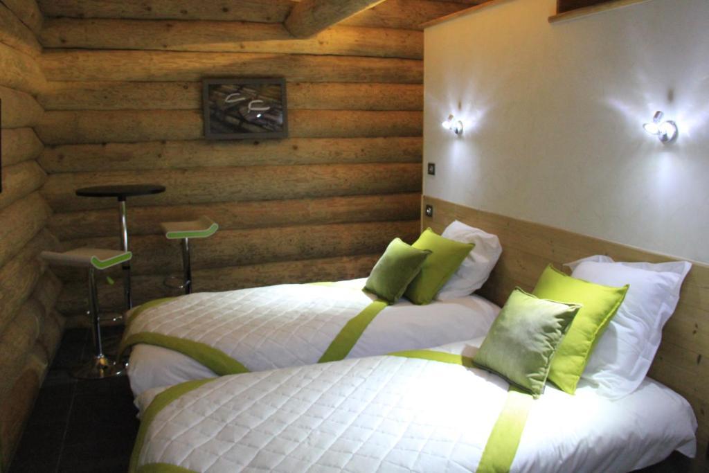 Les Chalets De Maramour Chazey-sur-Ain Zimmer foto